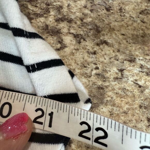 Anthropologie Black and White Boxy Muscle Tee - Picture 6 of 12